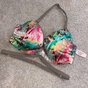 NWT Bikini Top VS